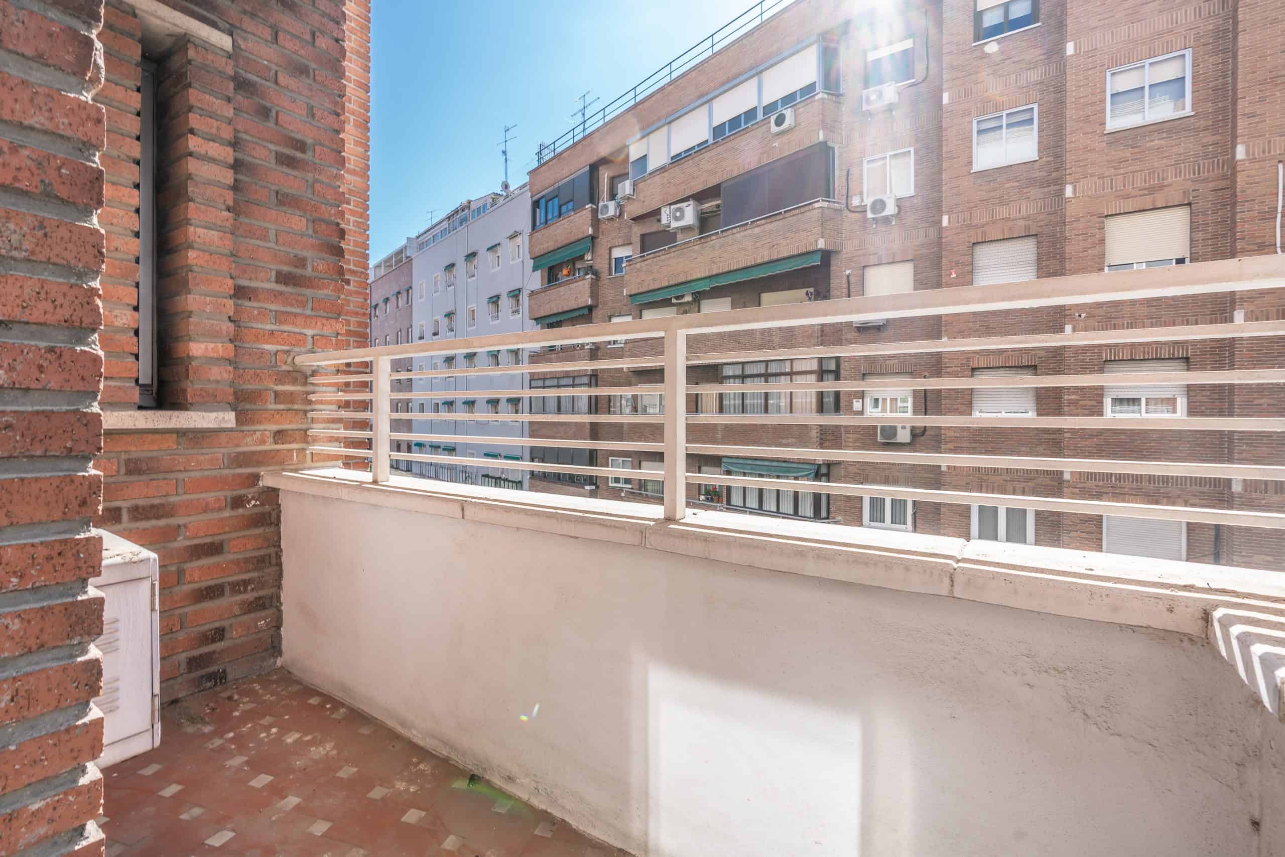 Agencia Inmobiliaria de Madrid-FUTUROCASA-Zona ARGANZUELA-EMBAJADORES-LEGAZPI Tomas Borras, BALCÓN